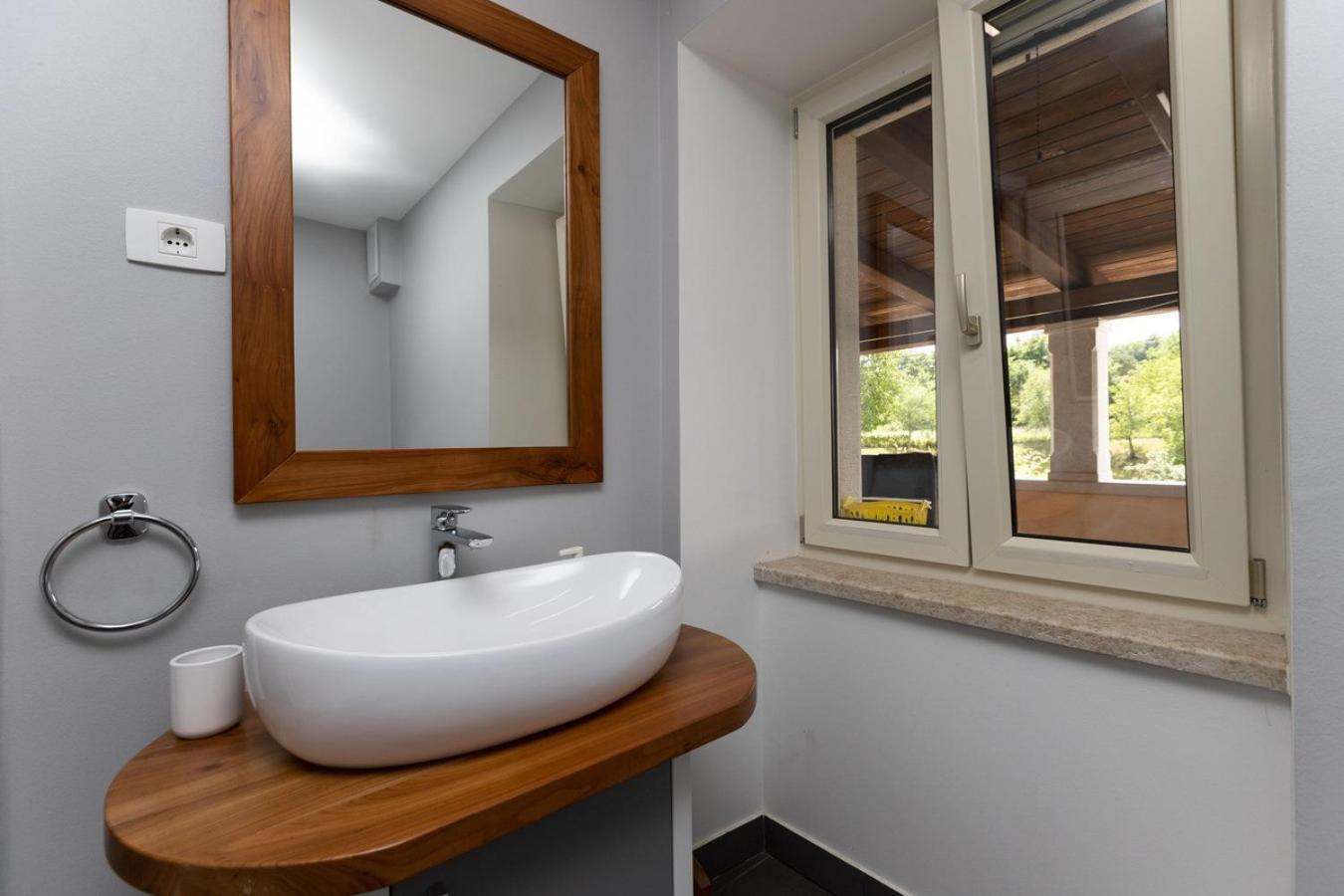 Villa Viscum In Central Istria For 8 Persons With Large Garden - Pet Friendly Pazin Exterior foto